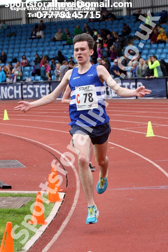 Mens under-17s 3 stage relay, Northern Senior 6 and 4 and Junior Stage Road Relays, SportsCity, Manchester. Photo:  David T. Hewitson/Sports for All Pics